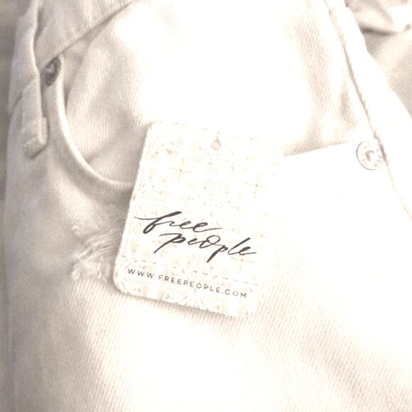 NEW w Tag Free People JEANS Sz 25 CHALK WHITE Tapered Boyfriend Knees Distressed - Picture 3 of 16